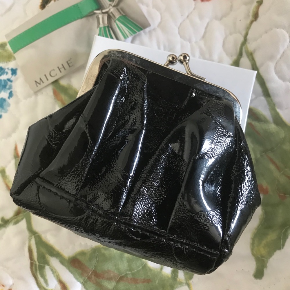 Miche Coin Purse with Flower Detail NWT 4/$15